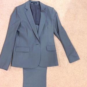 Theory Blazer Size 6 (olive khaki)